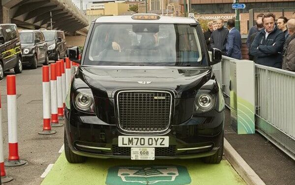 Nottingham trials UK’s first wireless electric taxis