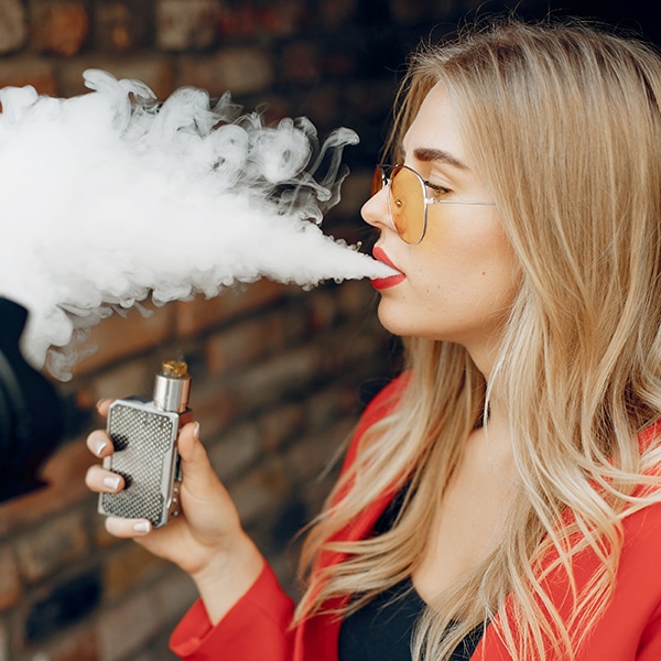 Vaping behind the wheel may soon be banned