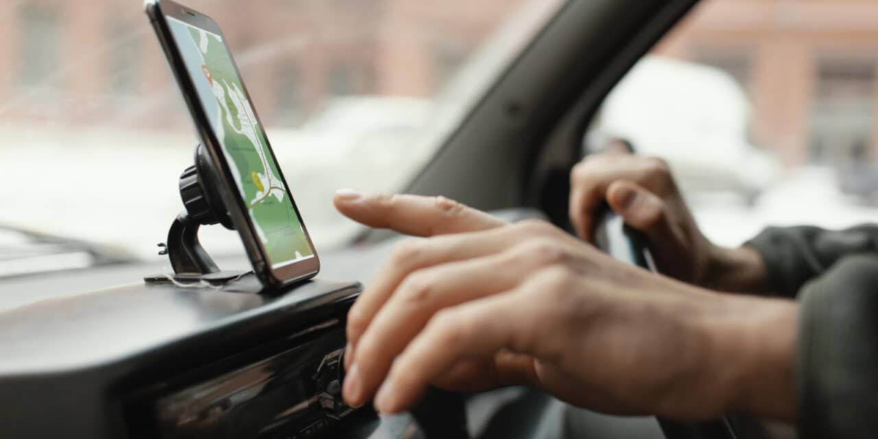 Drivers warned on touching phone traffic apps