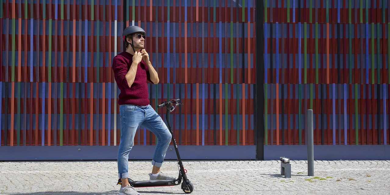 Italy adopts stricter Highway Code: Helmets compulsory for e-scooter riders